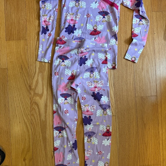 Two pairs of Hanna Anderson girls long sleeve pajamas. Size 8. - Picture 4 of 4